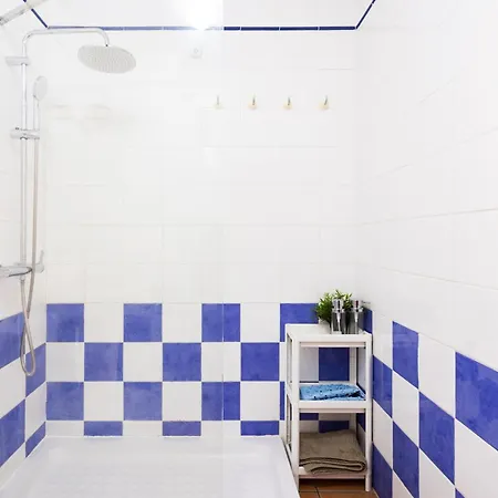 Home2book Sunny Getaway, Terrace & Pool Daire *