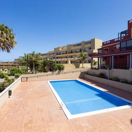 Home2book Sunny Getaway, Terrace & Pool Daire
