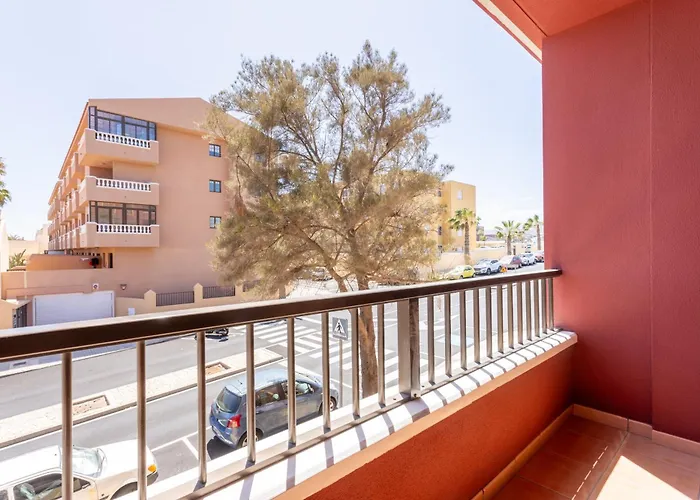 Home2book Sunny Getaway, Terrace & Pool 엘메다노