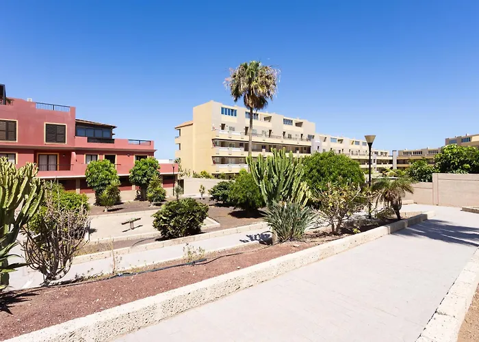 Home2book Sunny Getaway, Terrace & Pool *